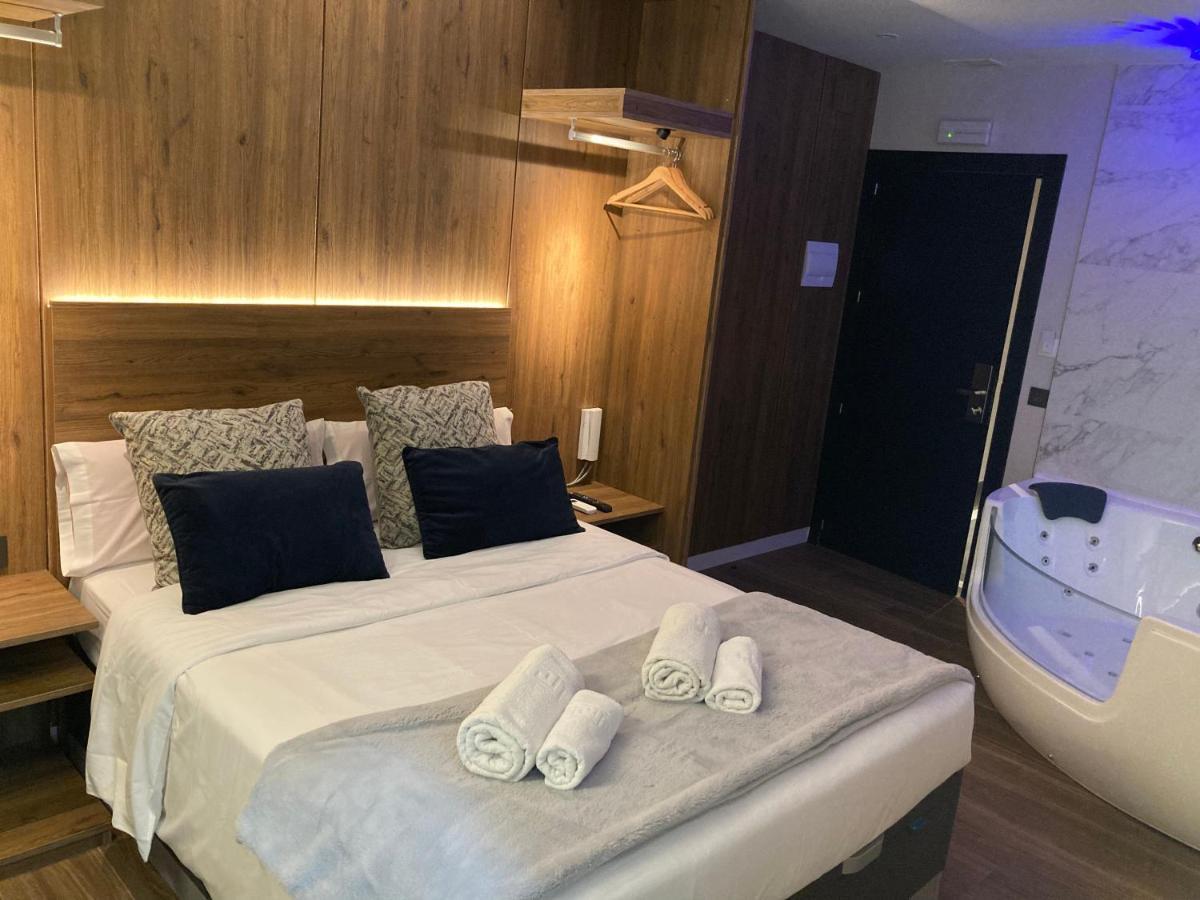 Daos Suites & Terrace מארבלה מראה חיצוני תמונה