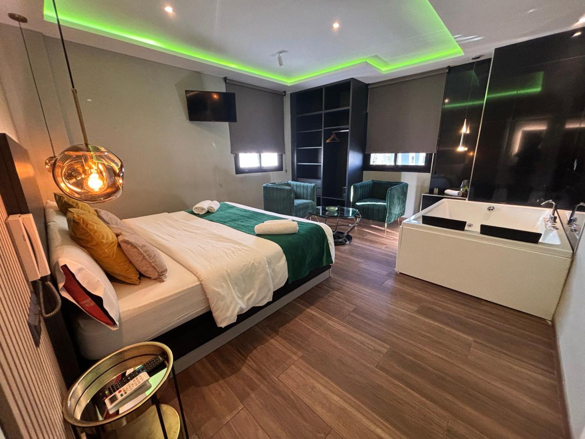 Daos Suites & Terrace מארבלה מראה חיצוני תמונה